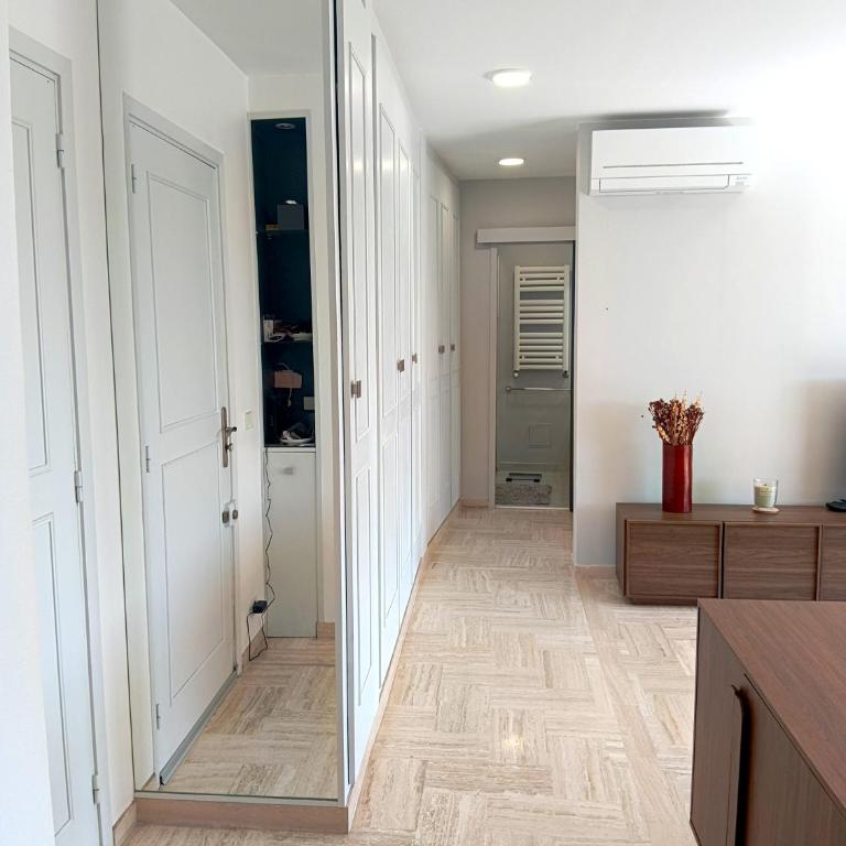 Longstay Cannes marinacom 150 days minimum in winter Apartment 50 m2 for 2 p maximum Marina view, Swimming pool, Wi-Fi, Air co Parking - Apartment mit 1 Schlafzimmer - 14