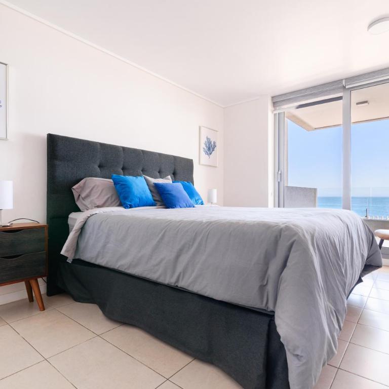 Primera línea con vista al mar y Estacionamiento en Concon - Apartamento de 2 dormitorios con balcón y vistas al mar - 2