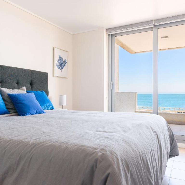 Primera línea con vista al mar y Estacionamiento en Concon - Apartamento de 2 dormitorios con balcón y vistas al mar - 4