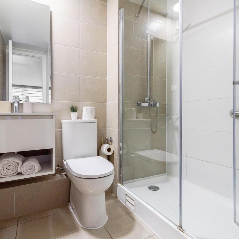 Primera línea con vista al mar y Estacionamiento en Concon - Apartamento de 2 dormitorios con balcón y vistas al mar - 22