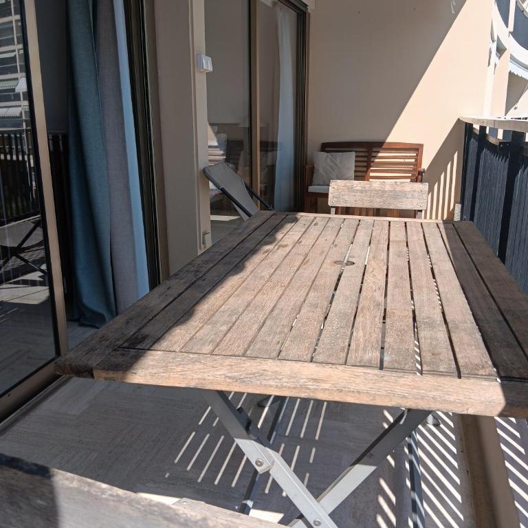 Longstay Cannes marinacom 150 days minimum in winter Apartment 50 m2 for 2 p maximum Marina view, Swimming pool, Wi-Fi, Air co Parking - Apartment mit 1 Schlafzimmer - 13