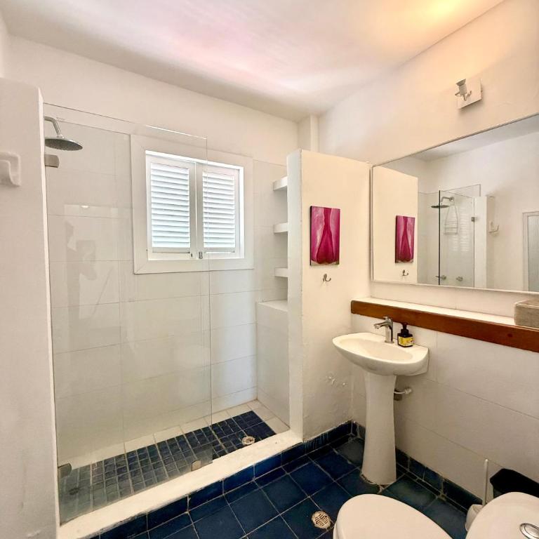 by Calamari Homes-Plaza Bolivar Penthouse Sea view - Two-Bedroom Apartment - 16