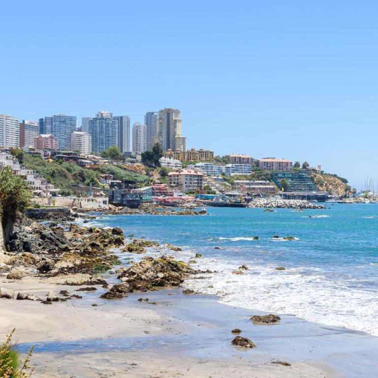 Primera línea con vista al mar y Estacionamiento en Concon - Apartamento de 2 dormitorios con balcón y vistas al mar - 34