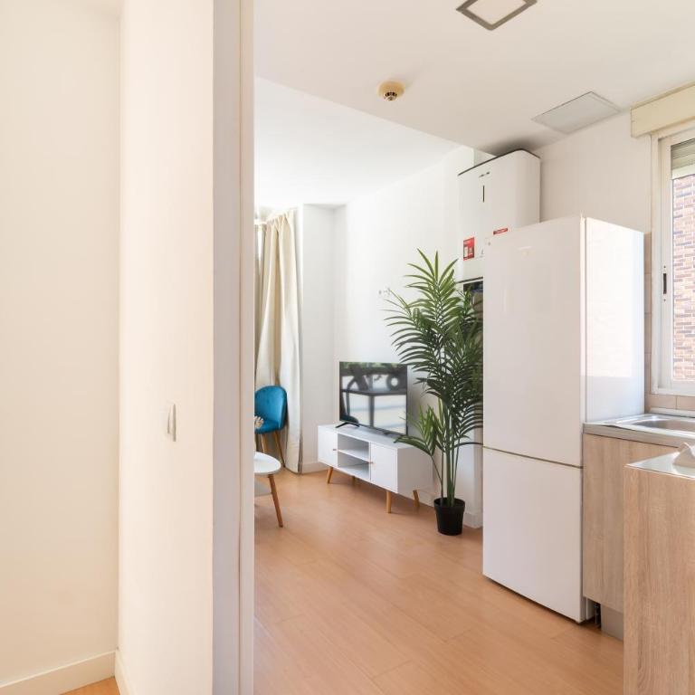 Apartment with Private Terrace, Pinar del Rey - Madrid - Apartment - 17