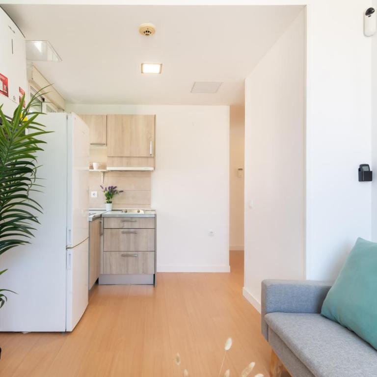Apartment with Private Terrace, Pinar del Rey - Madrid - Apartment - 15