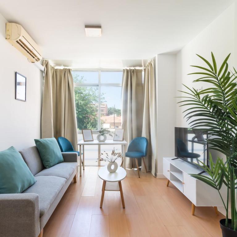 Apartment with Private Terrace, Pinar del Rey - Madrid - Apartment - 9