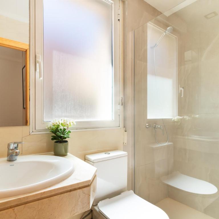 Apartment with Private Terrace, Pinar del Rey - Madrid - Apartment - 5