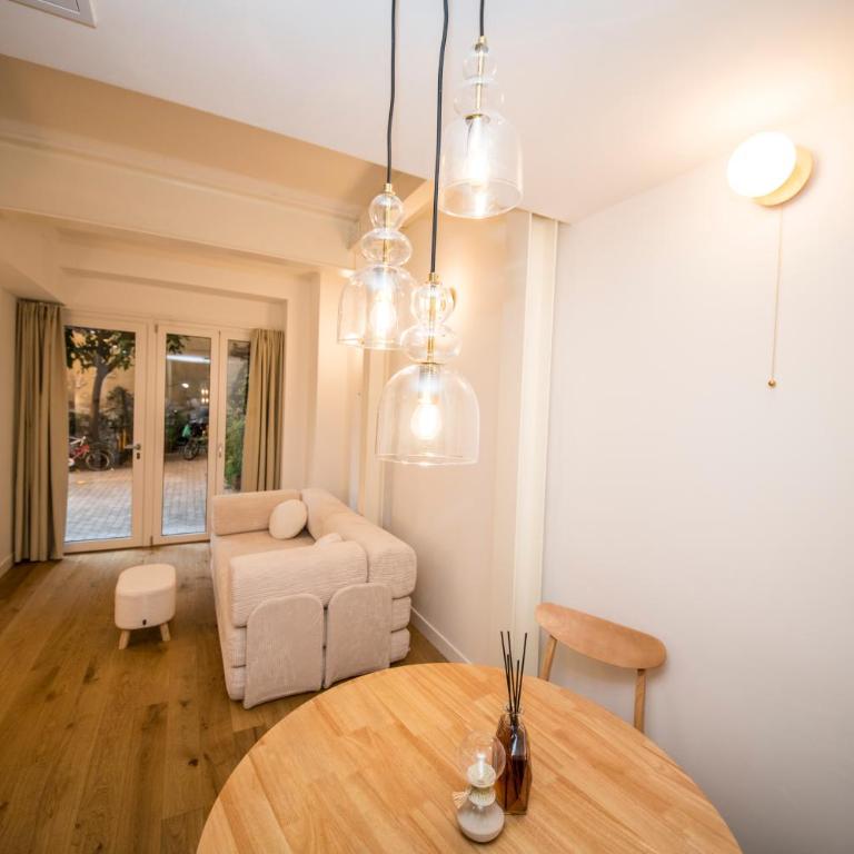 Mahon 1BR Superior Apartment - Quiet, Near Tram, Metro, Duomo, Station - Appartamento Superior con 1 Camera da Letto - 30