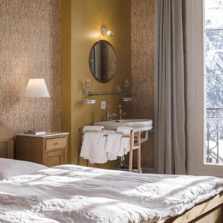 Hotel Regina - Triple Room Alpine View Shared Shower/WC on the floor - 1