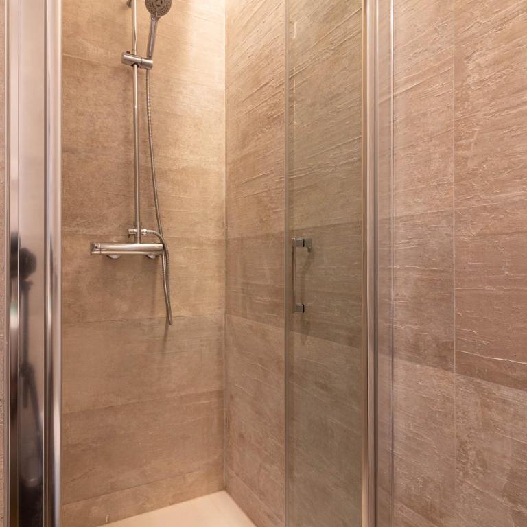 GRUND SUITES GALLERY by FreshApartments - Deluxe Double Studio - 10