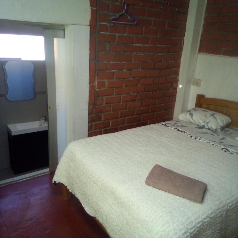 Hostal Inti - Habitación Doble con baño privado - 4