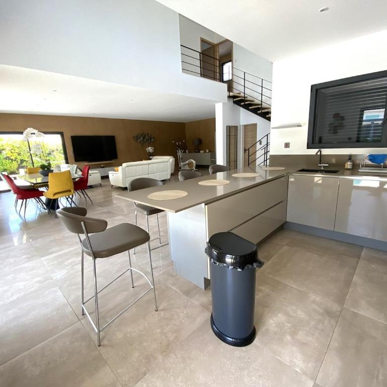 Le Bel Air maison 3 chambres proche mer avec piscine - Villa 3 Chambres - 11