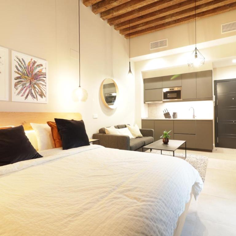 GRUND SUITES GALLERY by FreshApartments - Superior Studio - 6