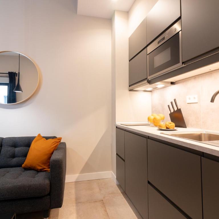 GRUND SUITES GALLERY by FreshApartments - Superior Studio - 9