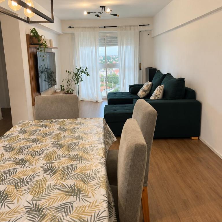Depto MDQ con Cochera 4 amb - Three-Bedroom Apartment - 13
