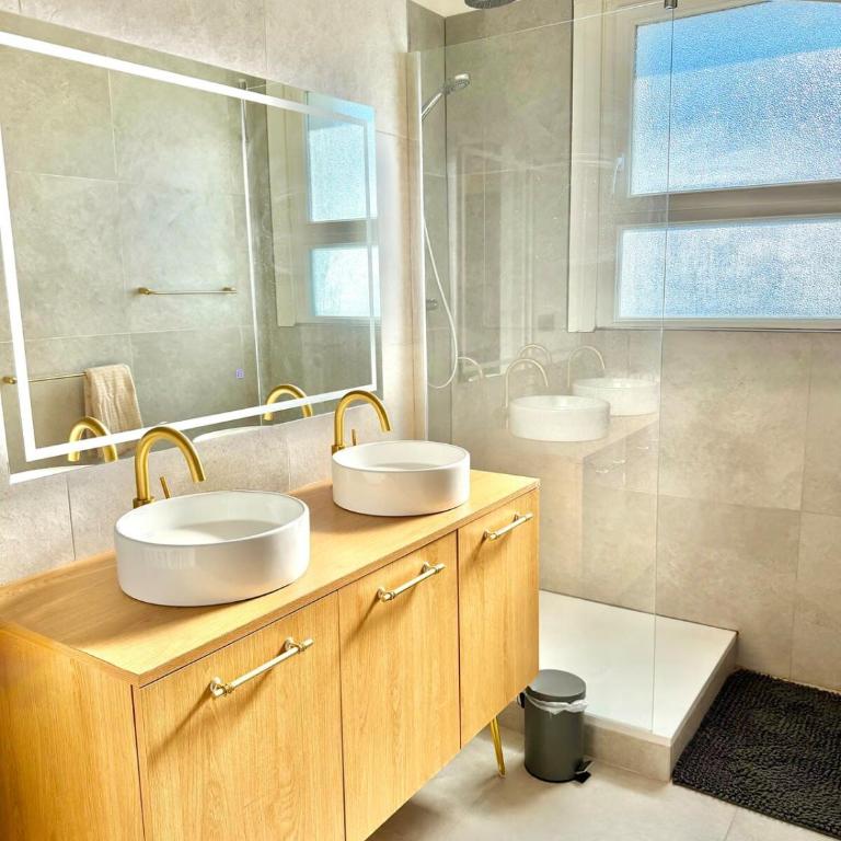 "L'Impressionniste" Spacious 2-Bedroom Apartment Orléans City Center - Apartment - 4