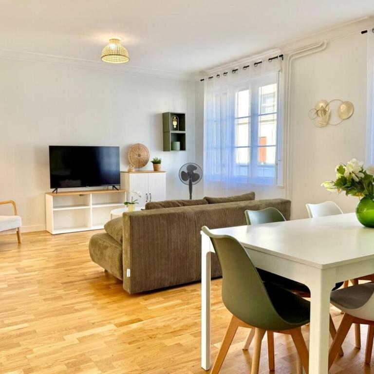 "L'Impressionniste" Spacious 2-Bedroom Apartment Orléans City Center - Apartment - 13