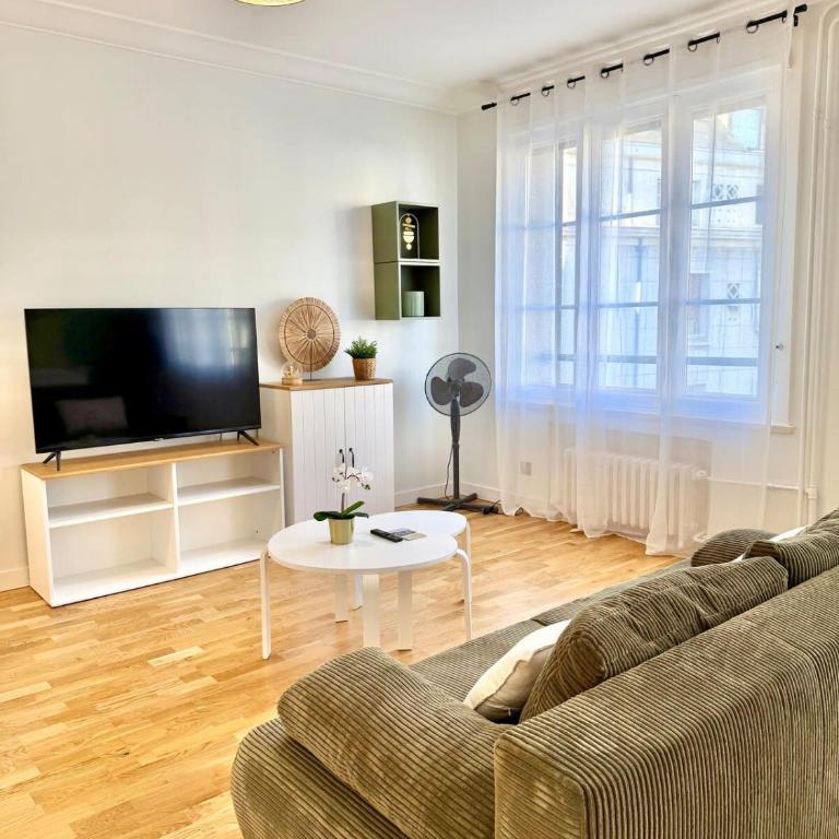 "L'Impressionniste" Spacious 2-Bedroom Apartment Orléans City Center - Apartment - 14