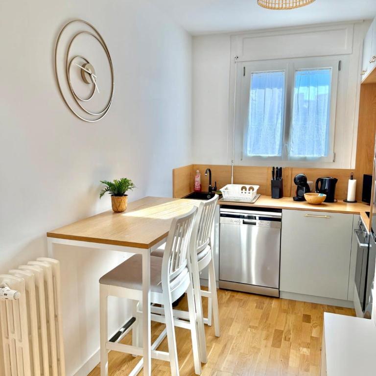 "L'Impressionniste" Spacious 2-Bedroom Apartment Orléans City Center - Apartment - 29