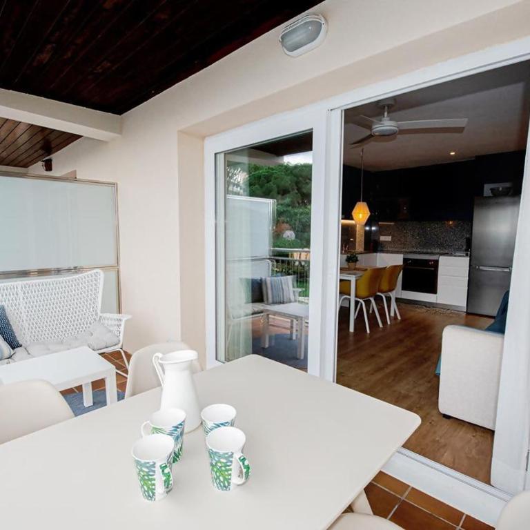 Apartamento reformado a 300m de la playa - Apartamento con vistas a la piscina - 10