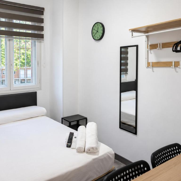 Aliaga Rooms - Deluxe Zimmer - 4