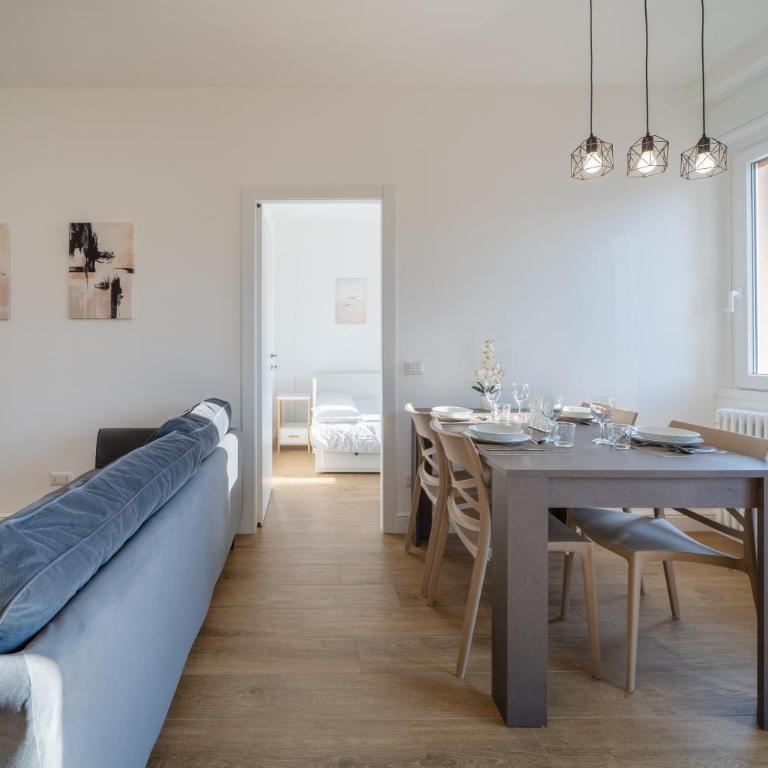 Lake Como 5' - Mountain View - 10' Station - Wifi, AC - Appartamento con 2 Camere da Letto e con Vista - 10
