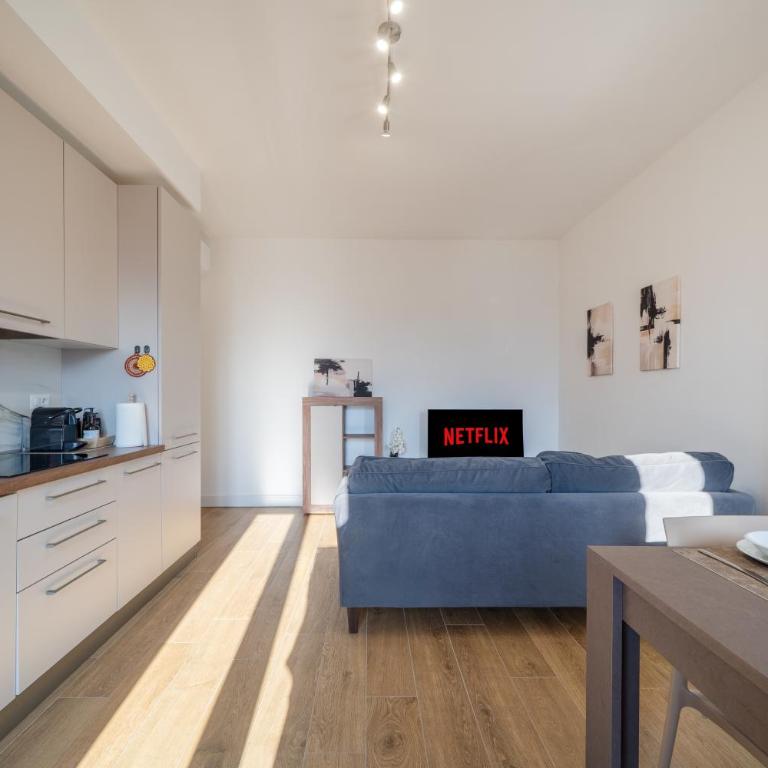 Lake Como 5' - Mountain View - 10' Station - Wifi, AC - Appartamento con 2 Camere da Letto e con Vista - 12