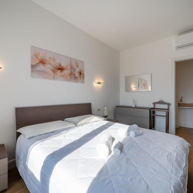 Lake Como 5' - Mountain View - 10' Station - Wifi, AC - Appartamento con 2 Camere da Letto e con Vista - 17