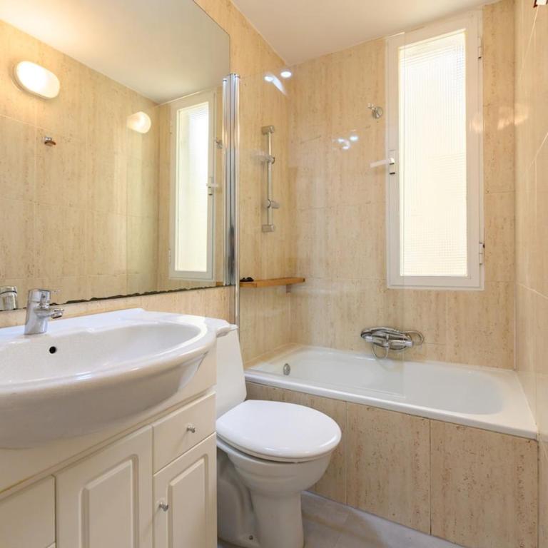 María de Guzmán, Cuatro Caminos metro en Chamberí - Appartement 2 Chambres - 3
