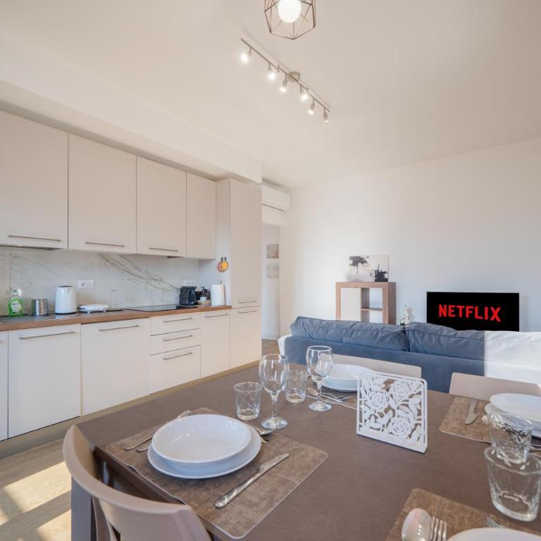 Lake Como 5' - Mountain View - 10' Station - Wifi, AC - Appartamento con 2 Camere da Letto e con Vista - 21