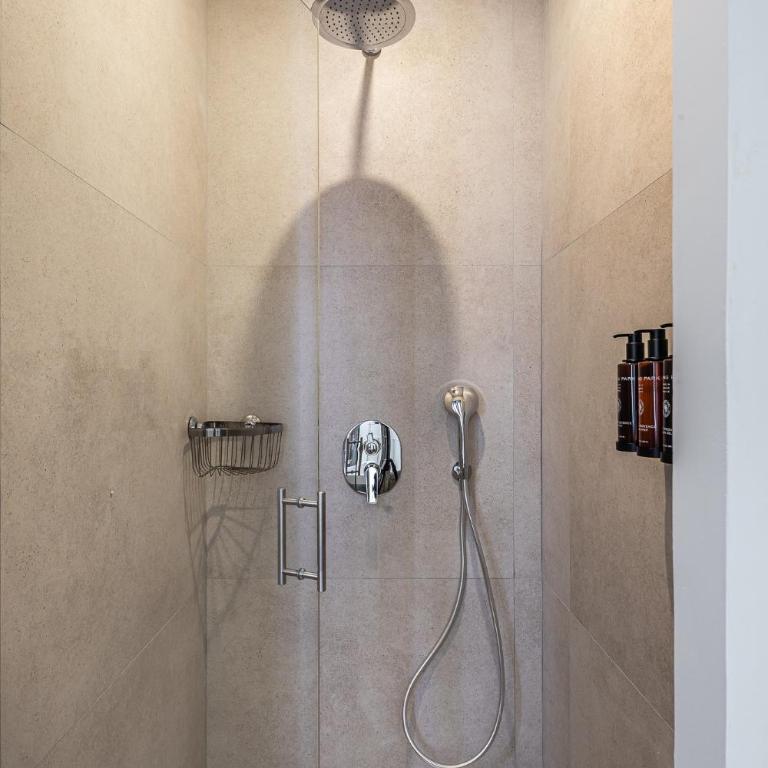 Queen's House Chueca Madrid - Chambre Double avec Salle de Bains Privative - 12