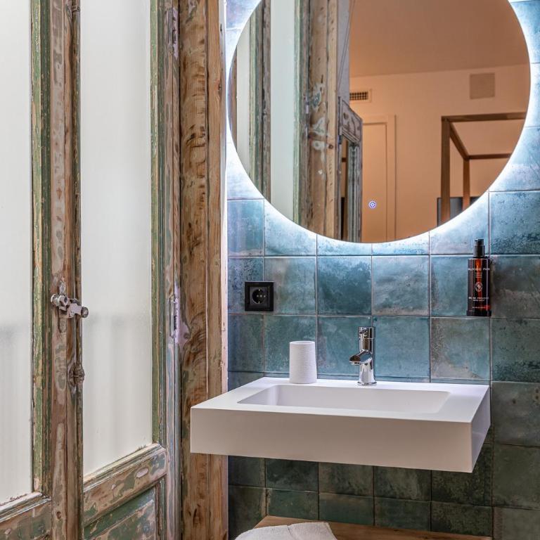Queen's House Chueca Madrid - Chambre Double avec Salle de Bains Privative - 15