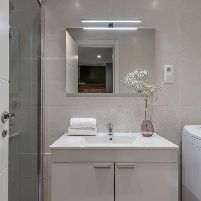 Queen's Puerta del Sol Boutique I - Alojamiento Corta Estancia - Appartamento con 2 Camere da Letto - 19