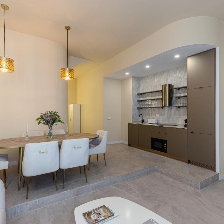 Queen's Chamberí Boutique I - Alojamiento Corta Estancia - Apartment mit 4 Schlafzimmern - 3