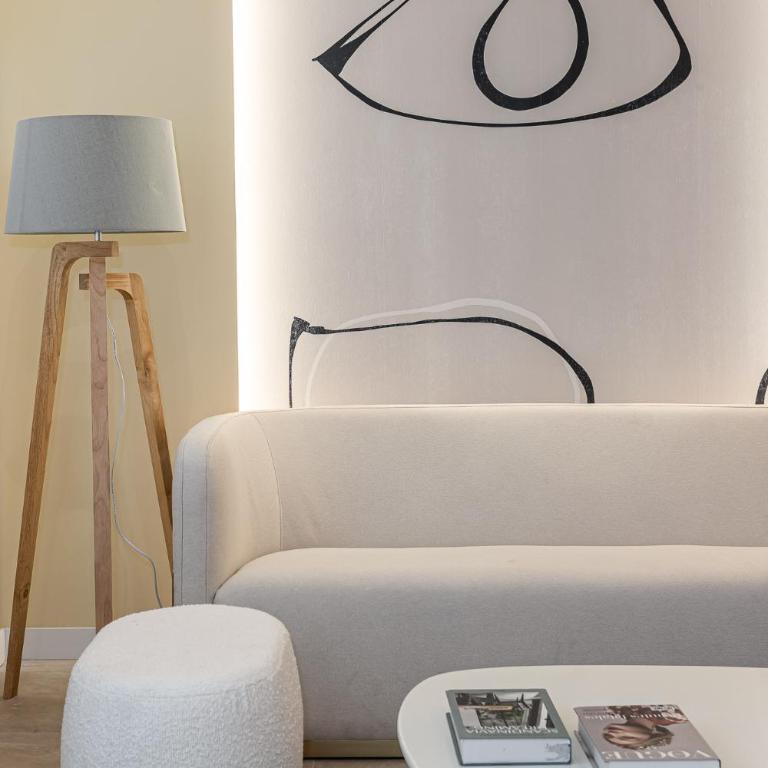 Queen's Chamberí Boutique I - Alojamiento Corta Estancia - Apartment mit 4 Schlafzimmern - 5