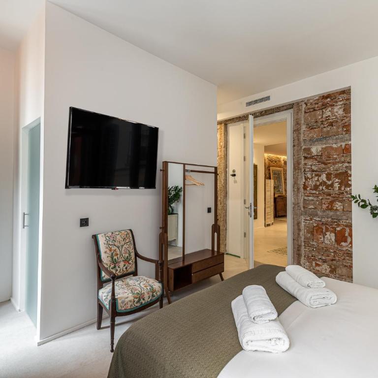 Queen's House Chueca Madrid - Chambre Double avec Salle de Bains Privative - 9