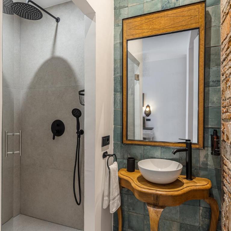 Queen's House Chueca Madrid - Chambre Double avec Salle de Bains Privative - 13