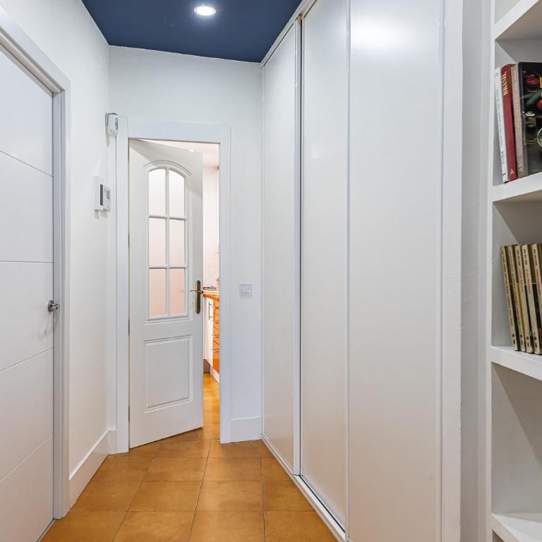 Queen's Manzanares I - Alojamiento Corta Estancia - One-Bedroom Apartment - 15