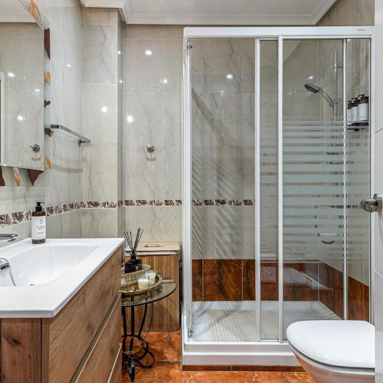 Queen's Manzanares I - Alojamiento Corta Estancia - One-Bedroom Apartment - 26