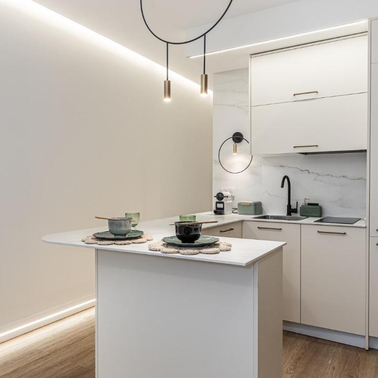 Queen's Retiro IV - Alojamiento Corta Estancia - Appartamento con 3 Camere da Letto - 6