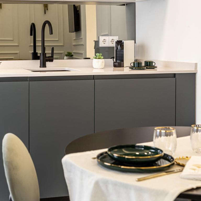 Queen's Chamberí Boutique II - Alojamiento Corta Estancia - Apartment mit 3 Schlafzimmern - 13