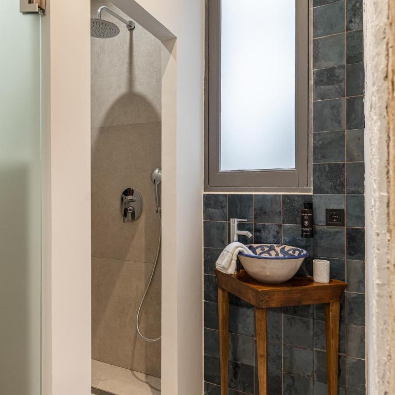 Queen's House Chueca Madrid - Chambre Double avec Salle de Bains Privative - 5