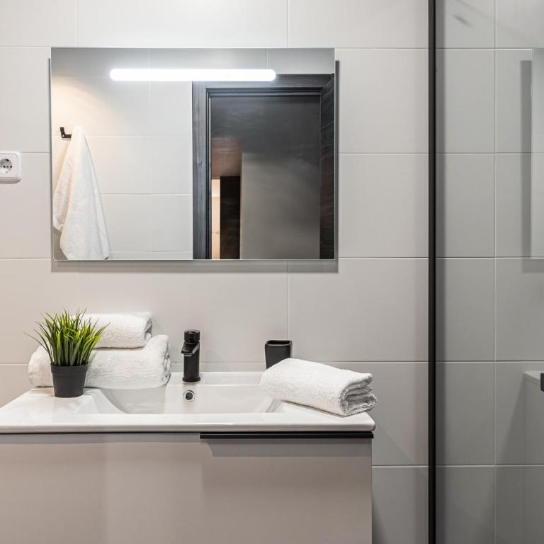 Queens Chueca I - Alquiler Corta Duración - Apartment mit 3 Schlafzimmern - 9