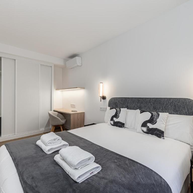 Queen's Plaza España Boutique - Alojamiento Corta Estancia - Doppelzimmer mit eigenem Bad - 2