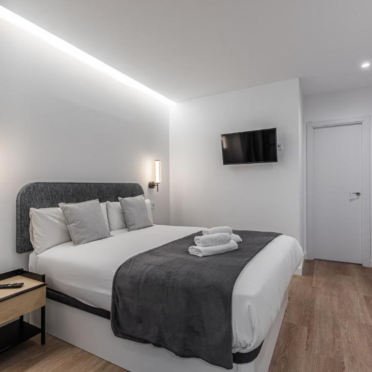 Queen's Plaza España Boutique - Alojamiento Corta Estancia - Doppelzimmer mit eigenem Bad - 1