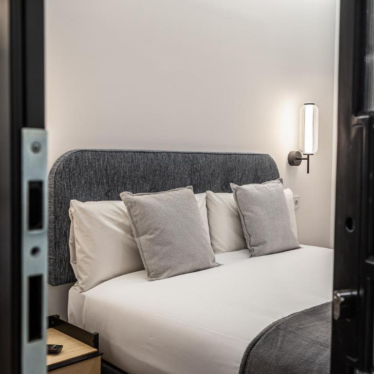 Queen's Plaza España Boutique - Alojamiento Corta Estancia - Doppelzimmer mit eigenem Bad - 2