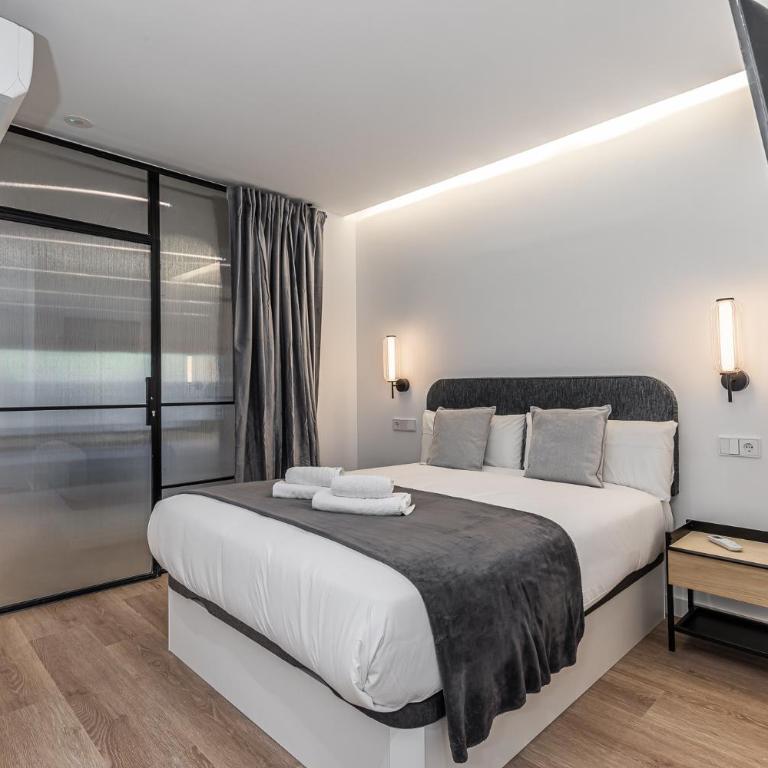Queen's Plaza España Boutique - Alojamiento Corta Estancia - Doppelzimmer mit eigenem Bad - 3