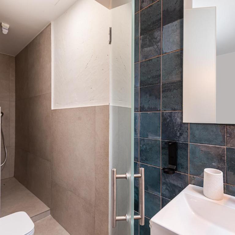 Queen's House Chueca Madrid - Chambre Double avec Salle de Bains Privative - 7