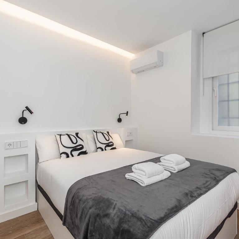 Queen's Plaza España Boutique - Alojamiento Corta Estancia - Doppelzimmer mit eigenem Bad - 1