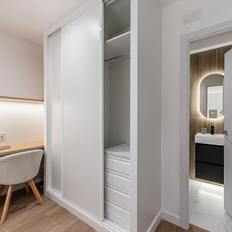 Queen's Plaza España Boutique - Alojamiento Corta Estancia - Doppelzimmer mit eigenem Bad - 3